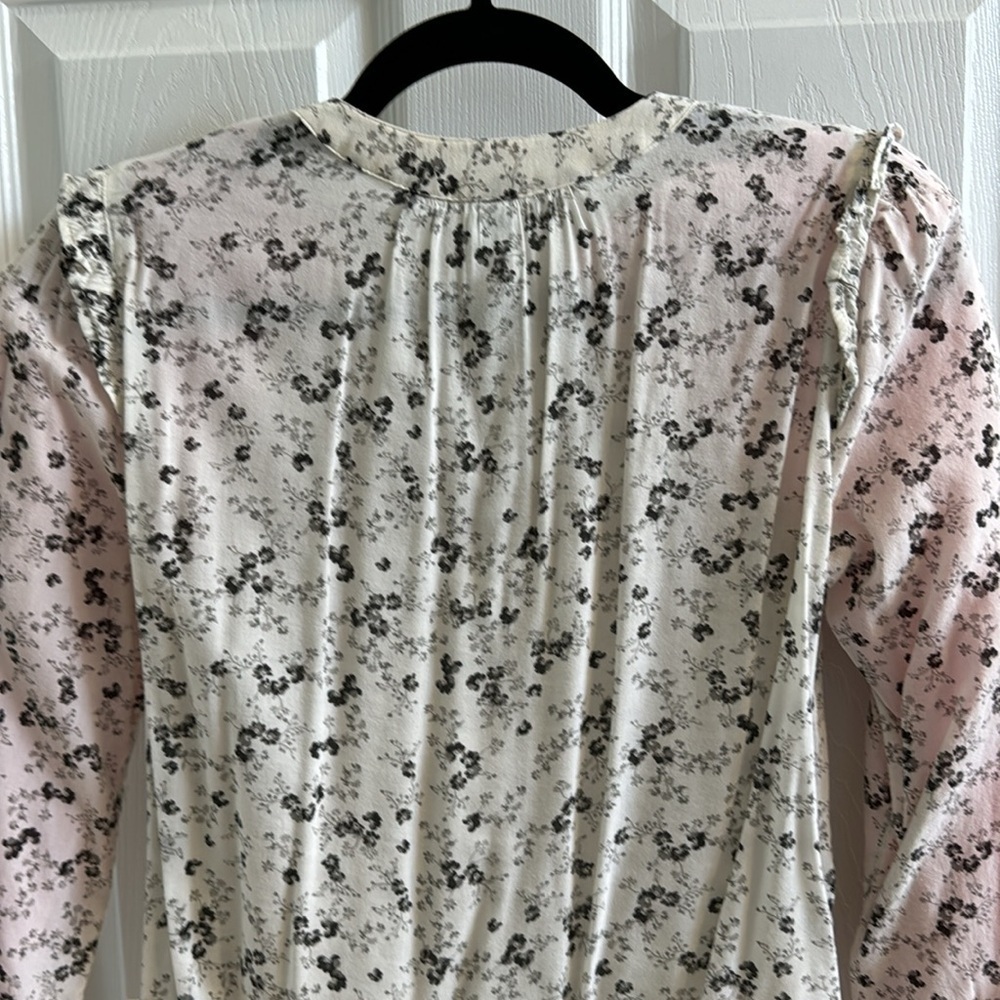 Old Navy—Top- size xs - Picture 4 of 7